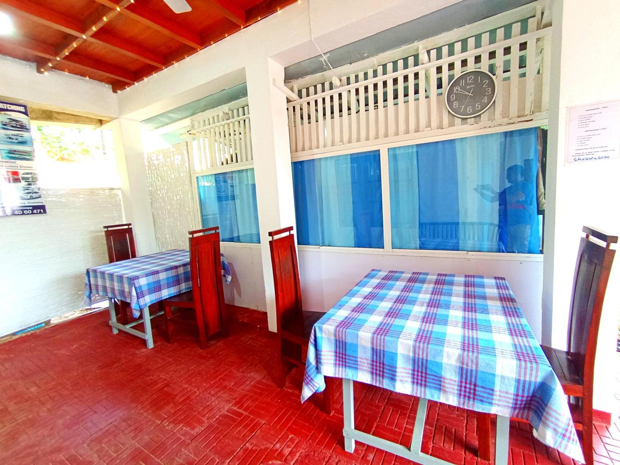 Thusara Guesthouse Mirissa Exterior foto